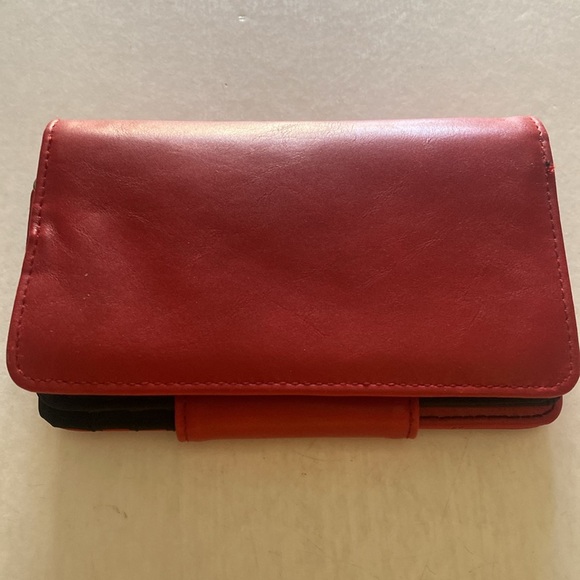 Tahari Red Wallet - Picture 4 of 5